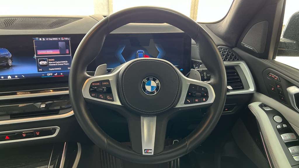 BMW X7 M Sport Black #25