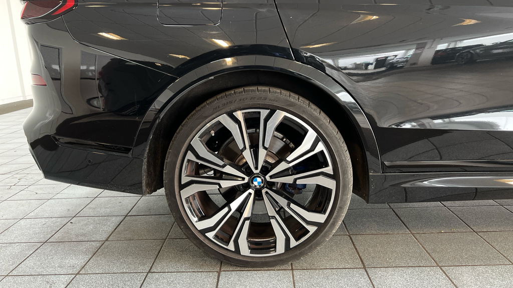 BMW X7 M Sport Black #40