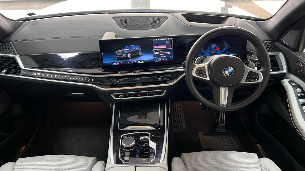BMW X7 M Sport Black #18
