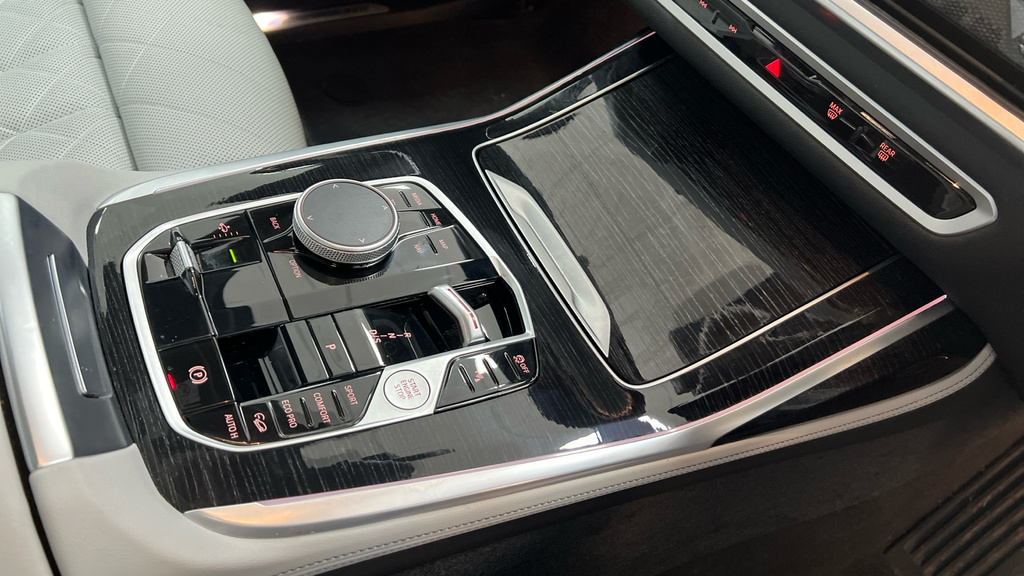 BMW X7 M Sport Black #28