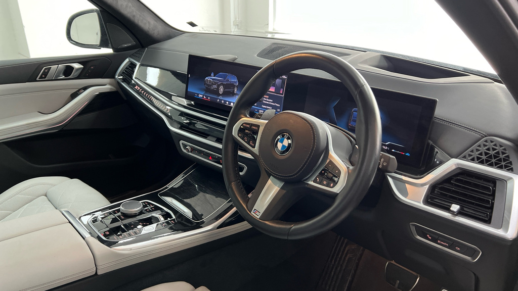 BMW X7 M Sport Black #16