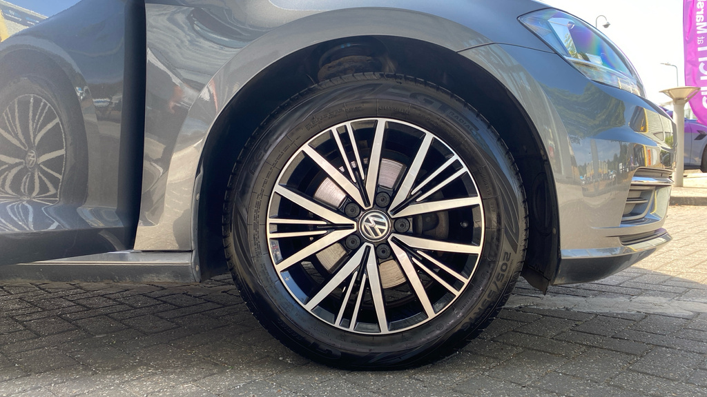 Volkswagen Golf 2.0 Tdi Gt White #20