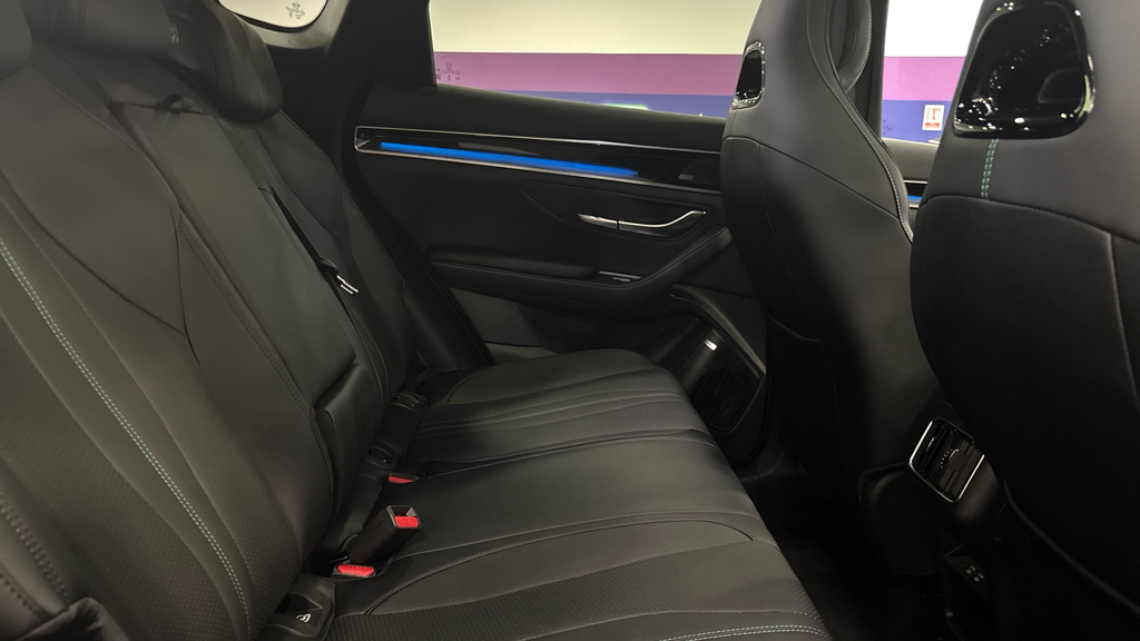 Byd Seal U 1.5 Dm-i Comfort Black #16