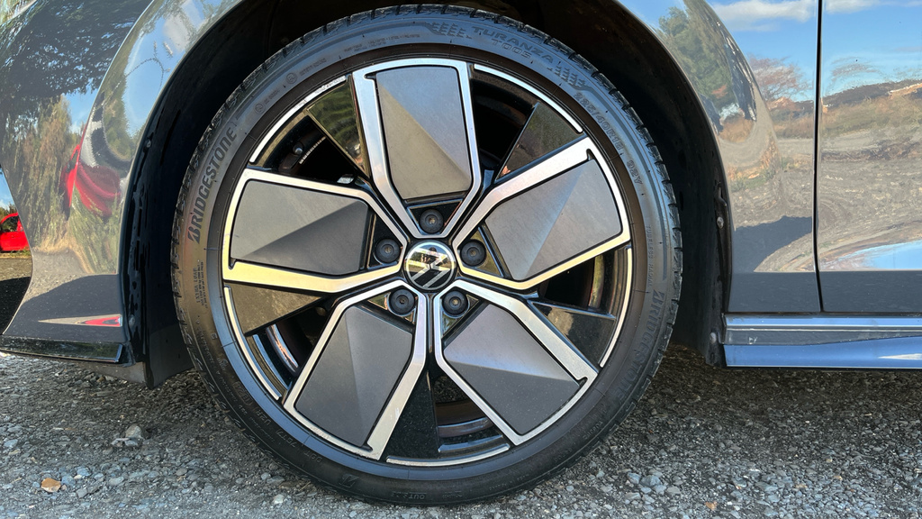 Volkswagen Golf 1.5 Tsi Match Black #17