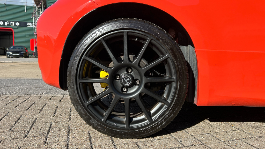 Abarth 695 2024 24 Abarth 695 1.4 T-jet 180 Competizione Black #21