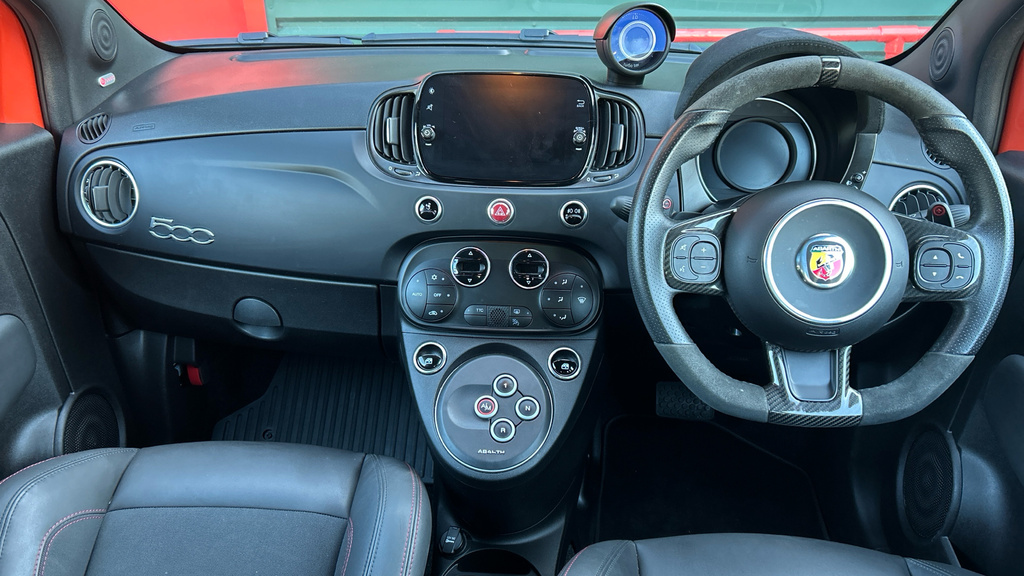 Abarth 695 2024 24 Abarth 695 1.4 T-jet 180 Competizione Black #11
