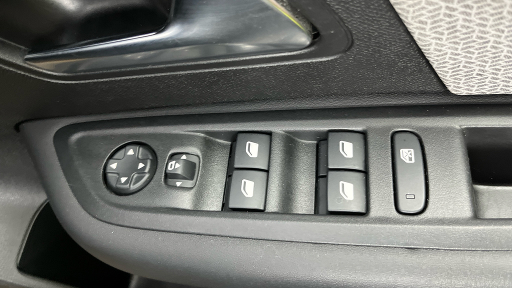 Citroen C4 1.5 Bluehdi 130 Shine Blue #11