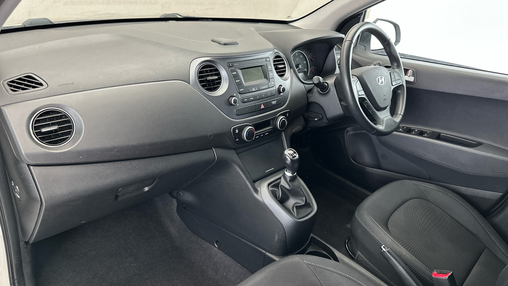 Hyundai I10 1.0 Go Se 65 Bhp White #10