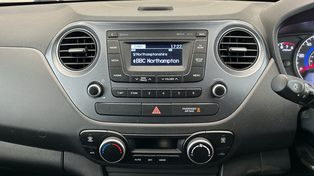 Hyundai I10 1.0 Go Se 65 Bhp White #13