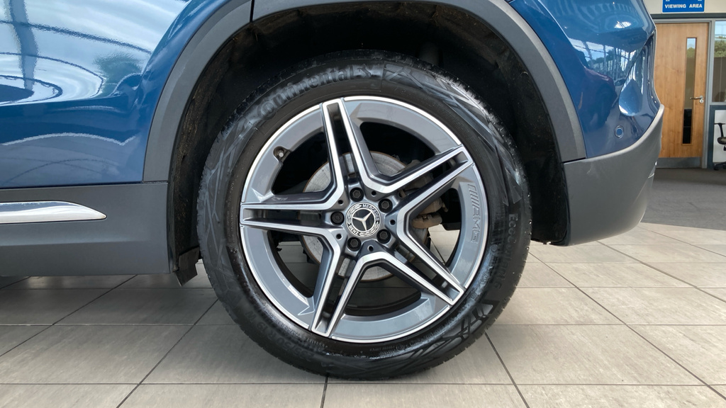 Mercedes-Benz GLA Class Gla 180 Amg Line Premium Black #18