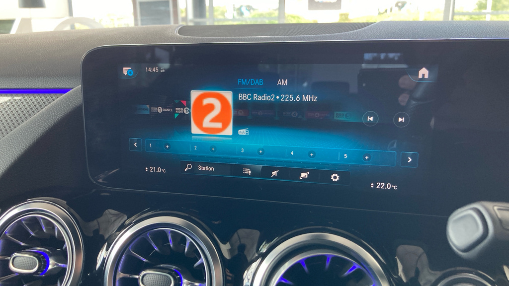 Mercedes-Benz GLA Class Gla 180 Amg Line Premium Black #45
