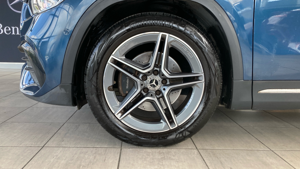 Mercedes-Benz GLA Class Gla 180 Amg Line Premium Black #17