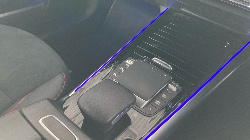 Mercedes-Benz GLA Class Gla 180 Amg Line Premium Black #40