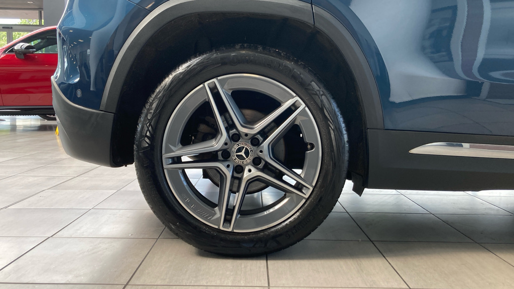 Mercedes-Benz GLA Class Gla 180 Amg Line Premium Black #19