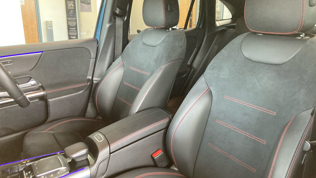 Mercedes-Benz GLA Class Gla 180 Amg Line Premium Black #21
