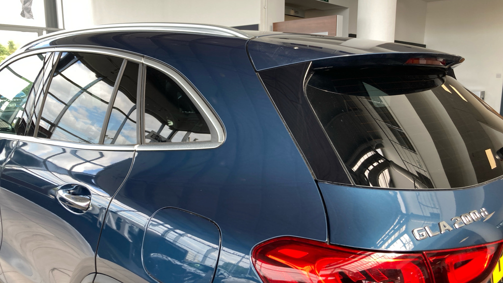 Mercedes-Benz GLA Class Gla 180 Amg Line Premium Black #32