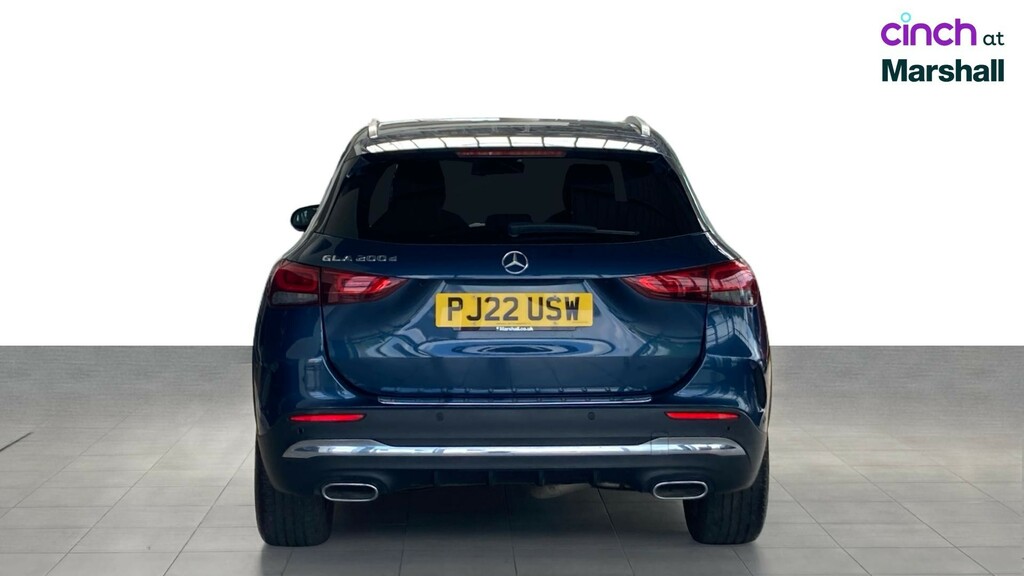 Mercedes-Benz GLA Class Gla 180 Amg Line Premium Black #4
