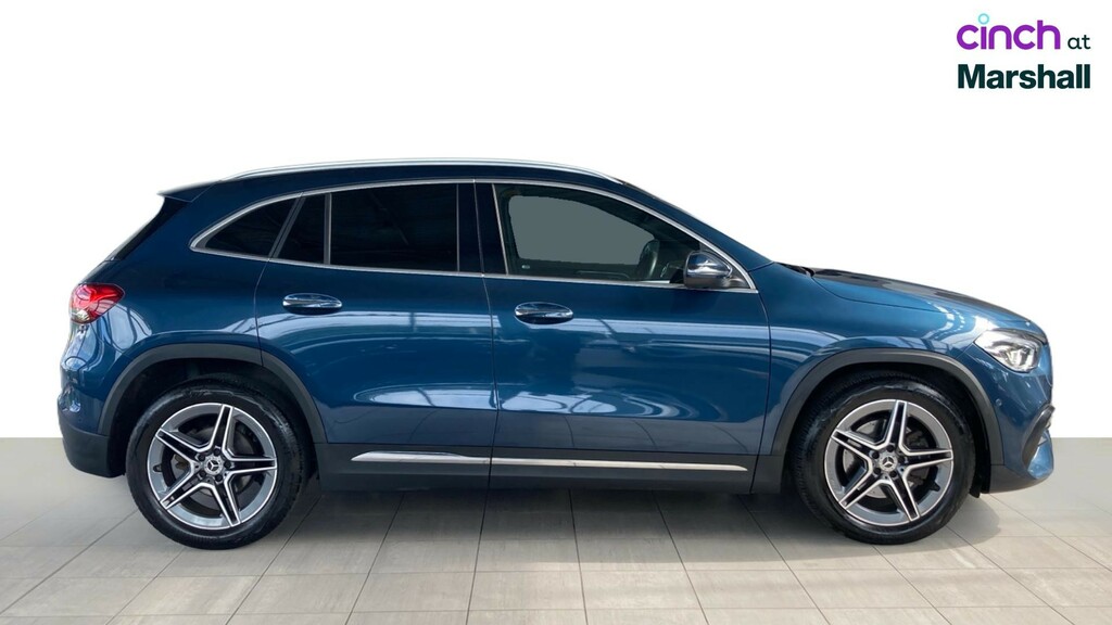 Mercedes-Benz GLA Class Gla 180 Amg Line Premium Black #2