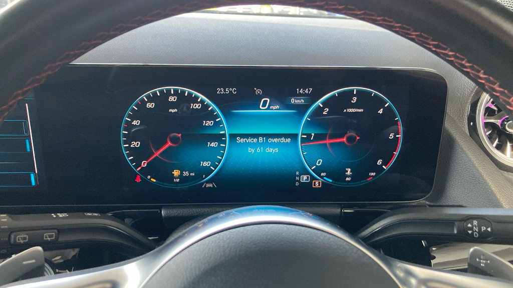 Mercedes-Benz GLA Class Gla 180 Amg Line Premium Black #27