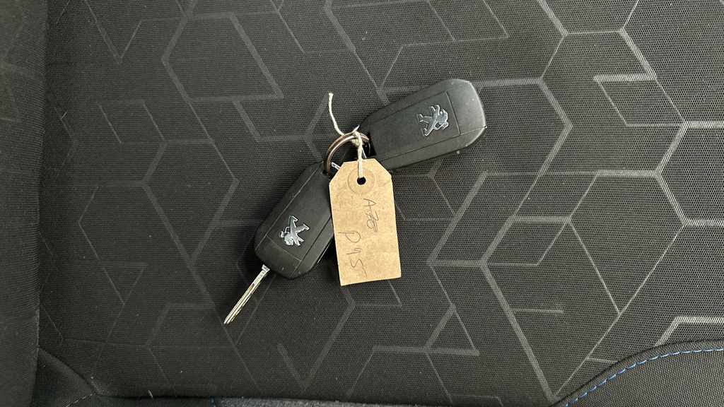 Peugeot 2008 1.2 Puretech Gt Line Grey #27