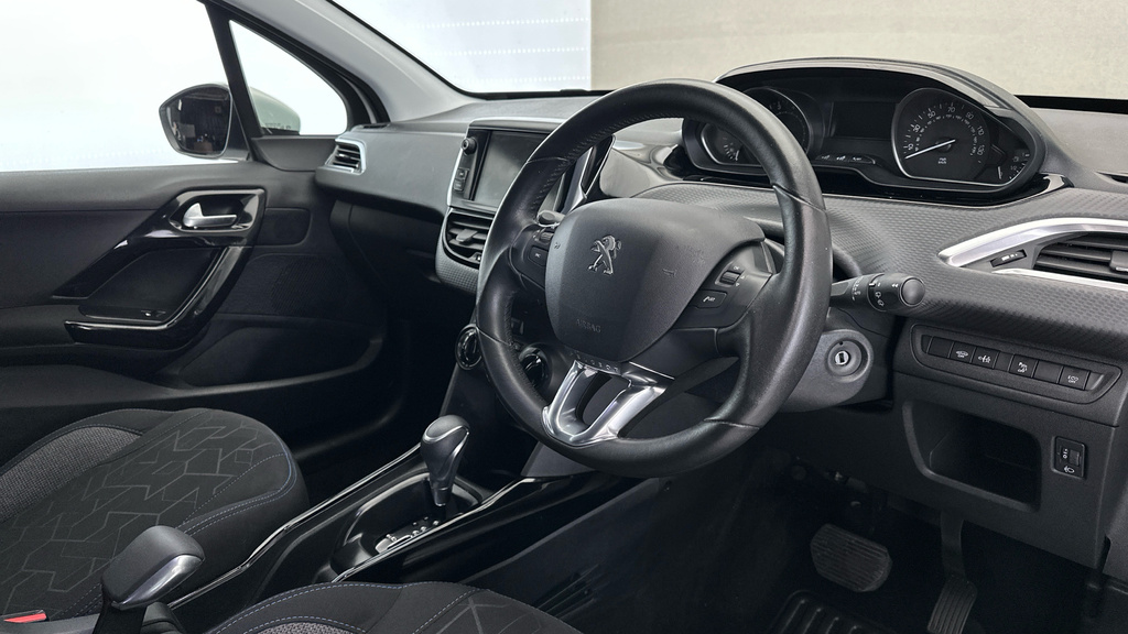 Peugeot 2008 1.2 Puretech Gt Line Grey #10