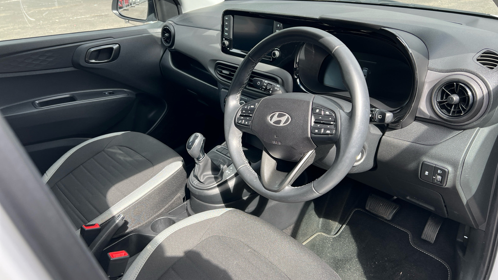 Hyundai I10 1.0 63 Advance Nav Red #9