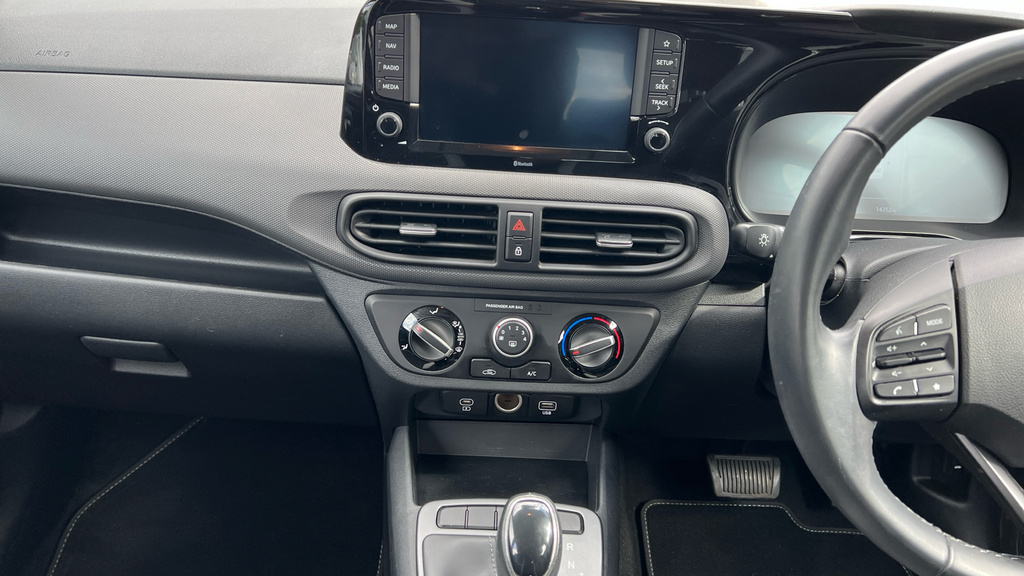 Hyundai I10 1.0 63 Advance Nav Red #12
