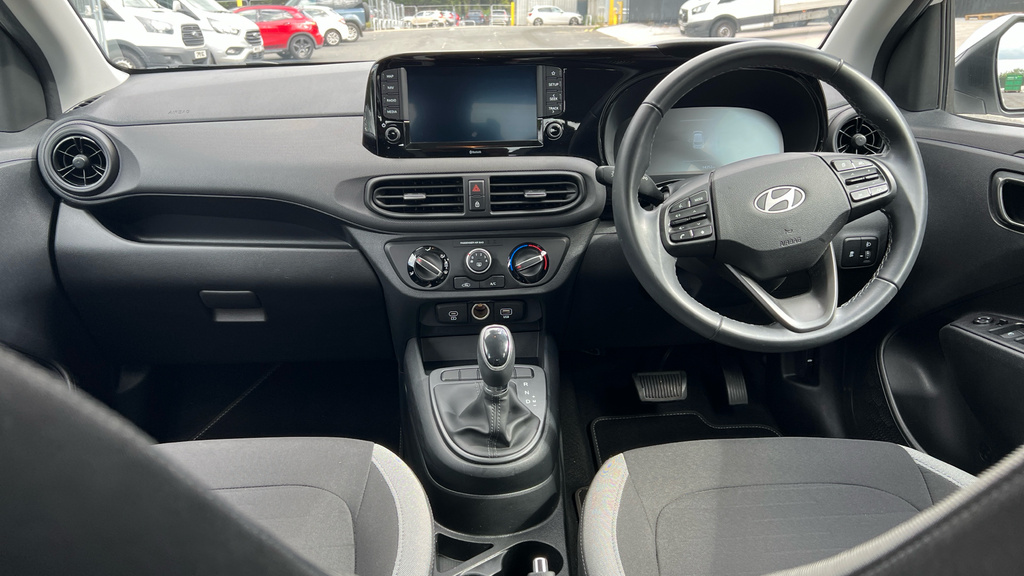 Hyundai I10 1.0 63 Advance Nav Red #11