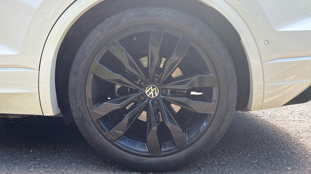 Volkswagen Touareg R-line Tech Plus Grey #35