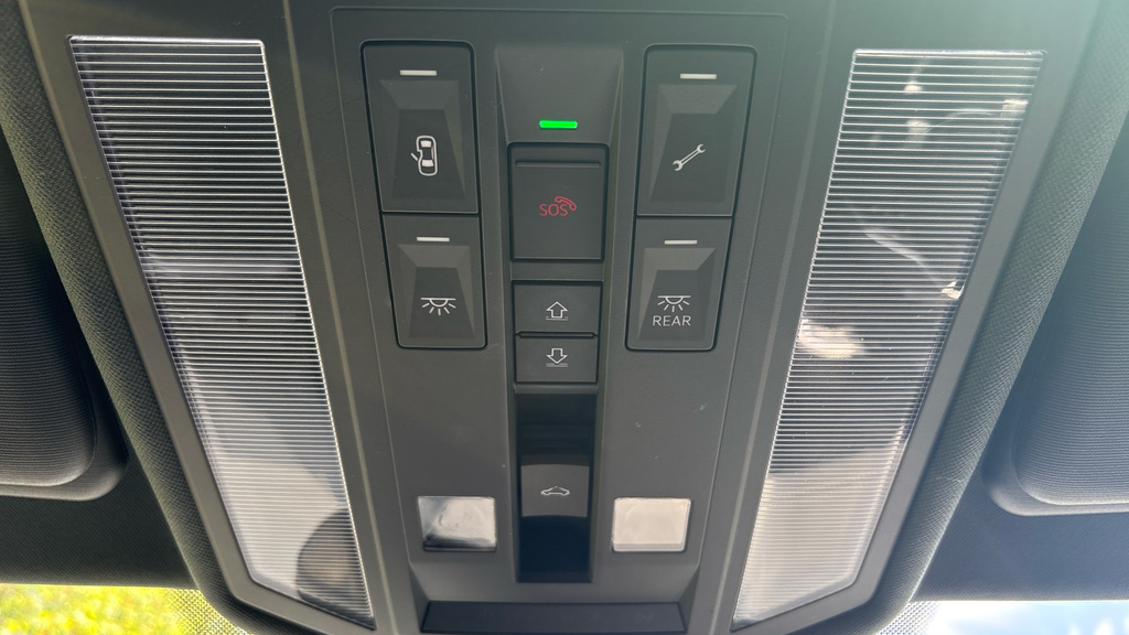 Volkswagen Touareg R-line Tech Plus Grey #57
