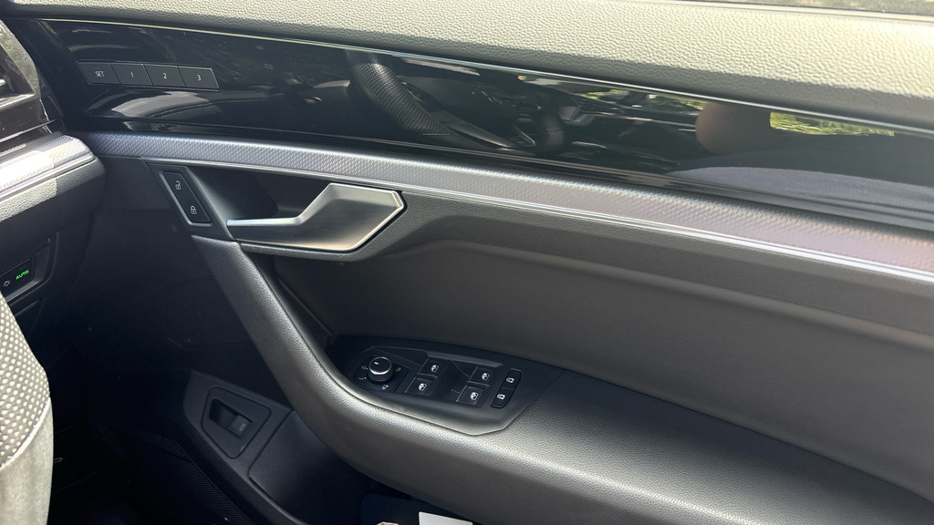 Volkswagen Touareg R-line Tech Plus Grey #47