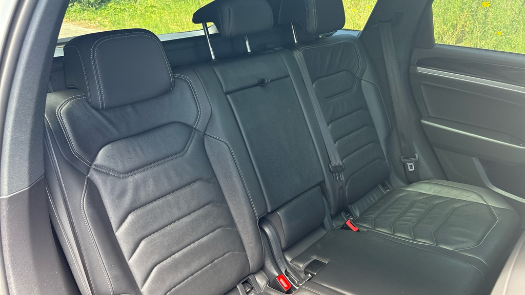 Volkswagen Touareg R-line Tech Plus Grey #29