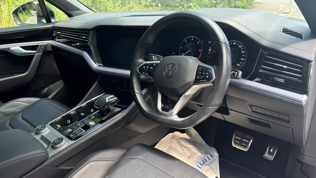 Volkswagen Touareg R-line Tech Plus Grey #11