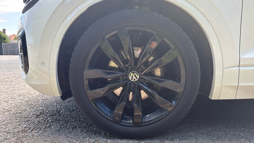 Volkswagen Touareg R-line Tech Plus Grey #34