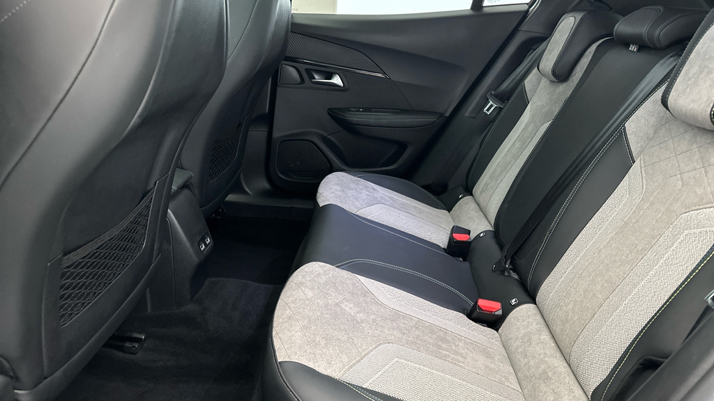 Peugeot e-2008 1.2 Puretech 130 Allure Eat8 Orange #24