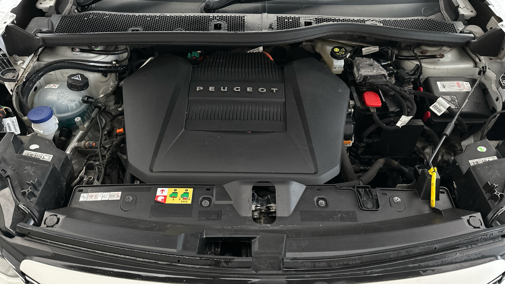 Peugeot e-2008 1.2 Puretech 130 Allure Eat8 Orange #26