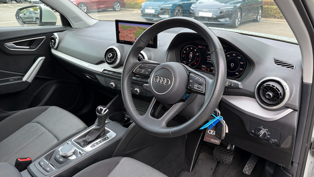 Audi Q2 35 Tfsi Black Edition S Tronic Cs 2023 Red #9