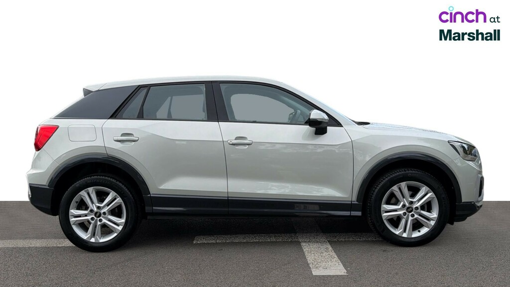 Audi Q2 35 Tfsi Black Edition S Tronic Cs 2023 Red #2