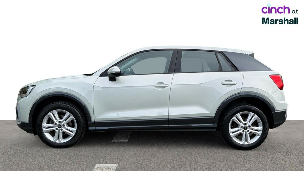 Audi Q2 35 Tfsi Black Edition S Tronic Cs 2023 Red #6