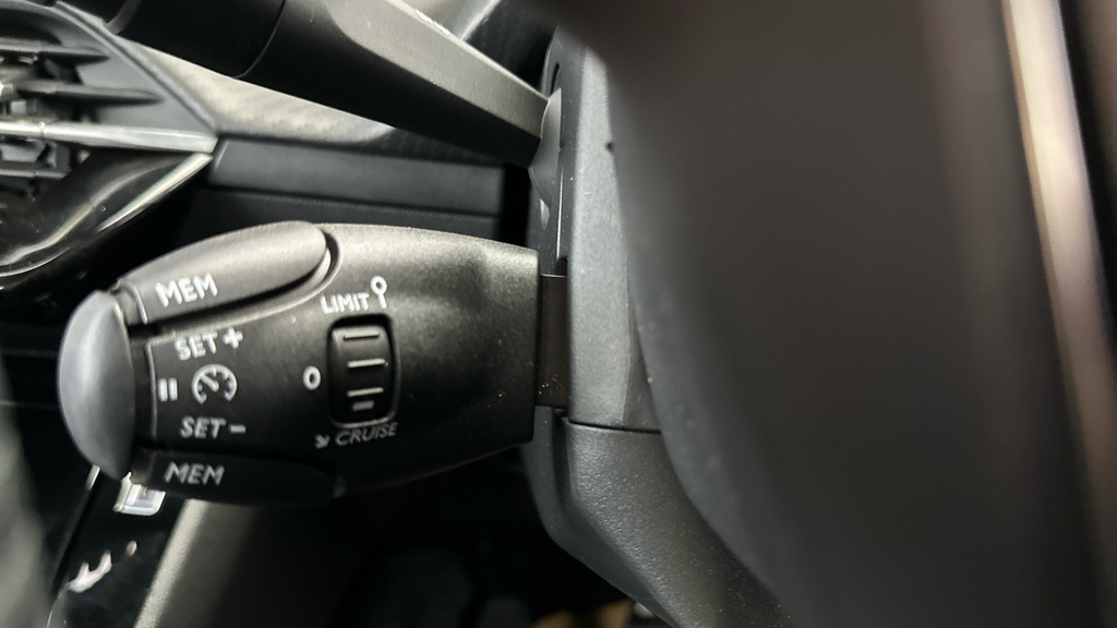 Peugeot 2008 2008 Gt Premium Ev Blue #15