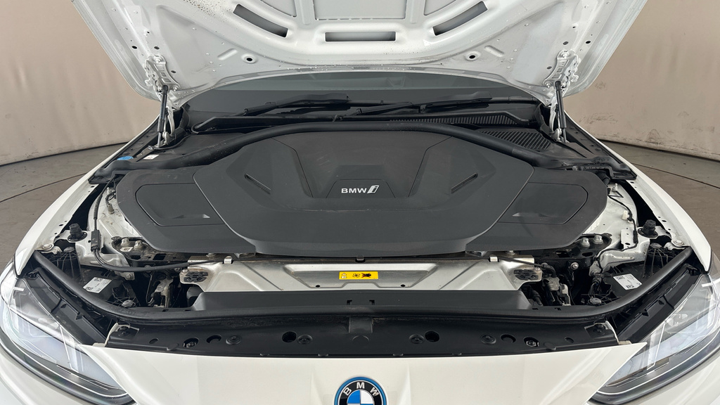 BMW i4 210Kw Edrive35 Sport 70Kwh 2025 White #19