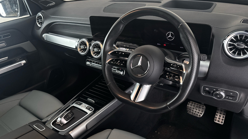 Mercedes-Benz EQB Amg Line Grey #8