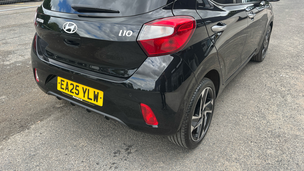 Hyundai I10 1.0 63 Premium Nav Red #38