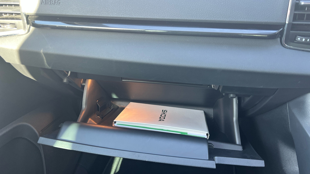 Skoda Karoq Se Drive Silver #31