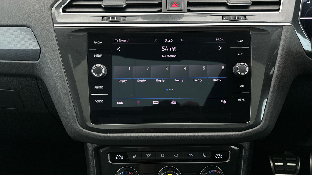 Volkswagen Tiguan Se Navigation White #18