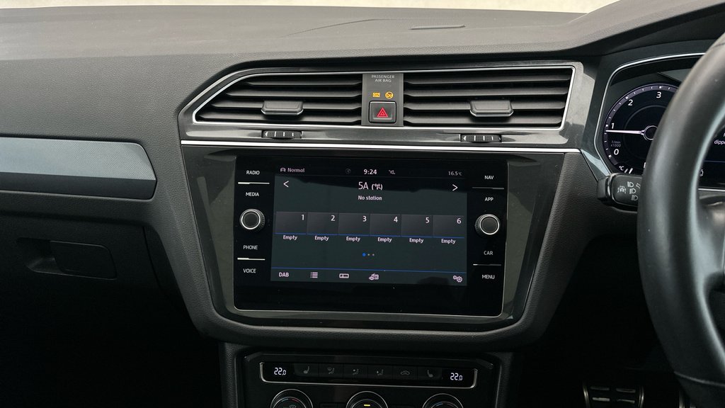 Volkswagen Tiguan Se Navigation White #20