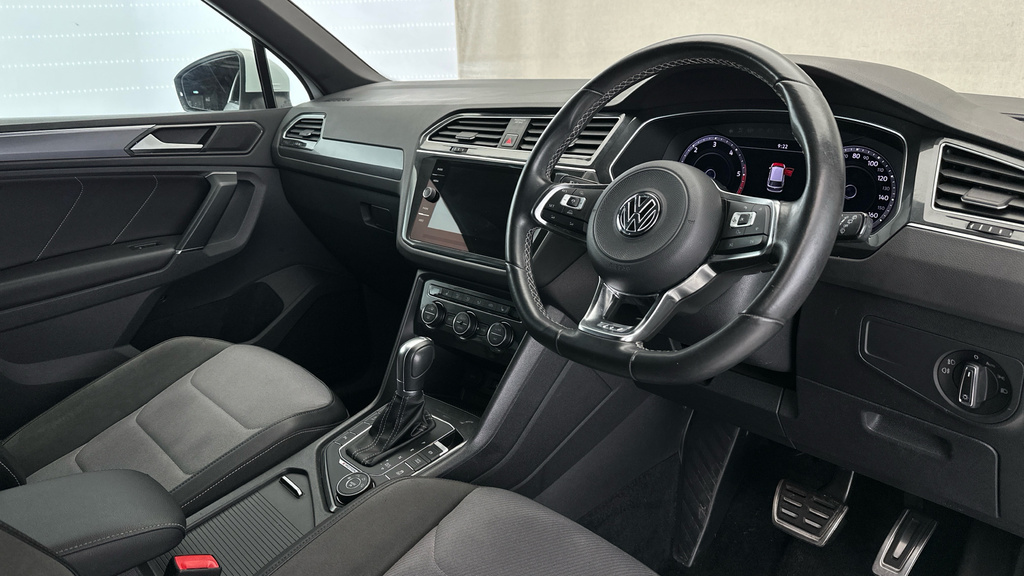 Volkswagen Tiguan Se Navigation White #12