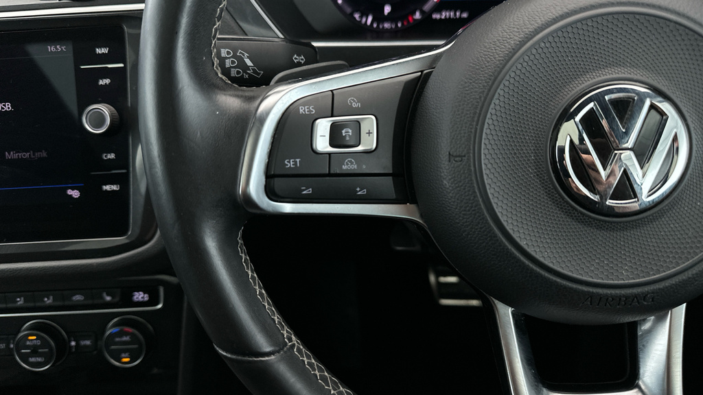 Volkswagen Tiguan Se Navigation White #16