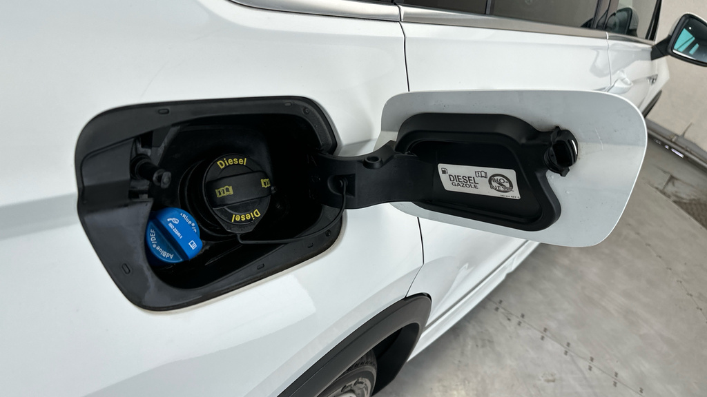 Volkswagen Tiguan Se Navigation White #29
