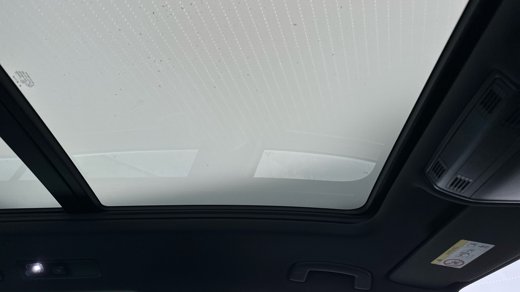 Volkswagen Tiguan Se Navigation White #4